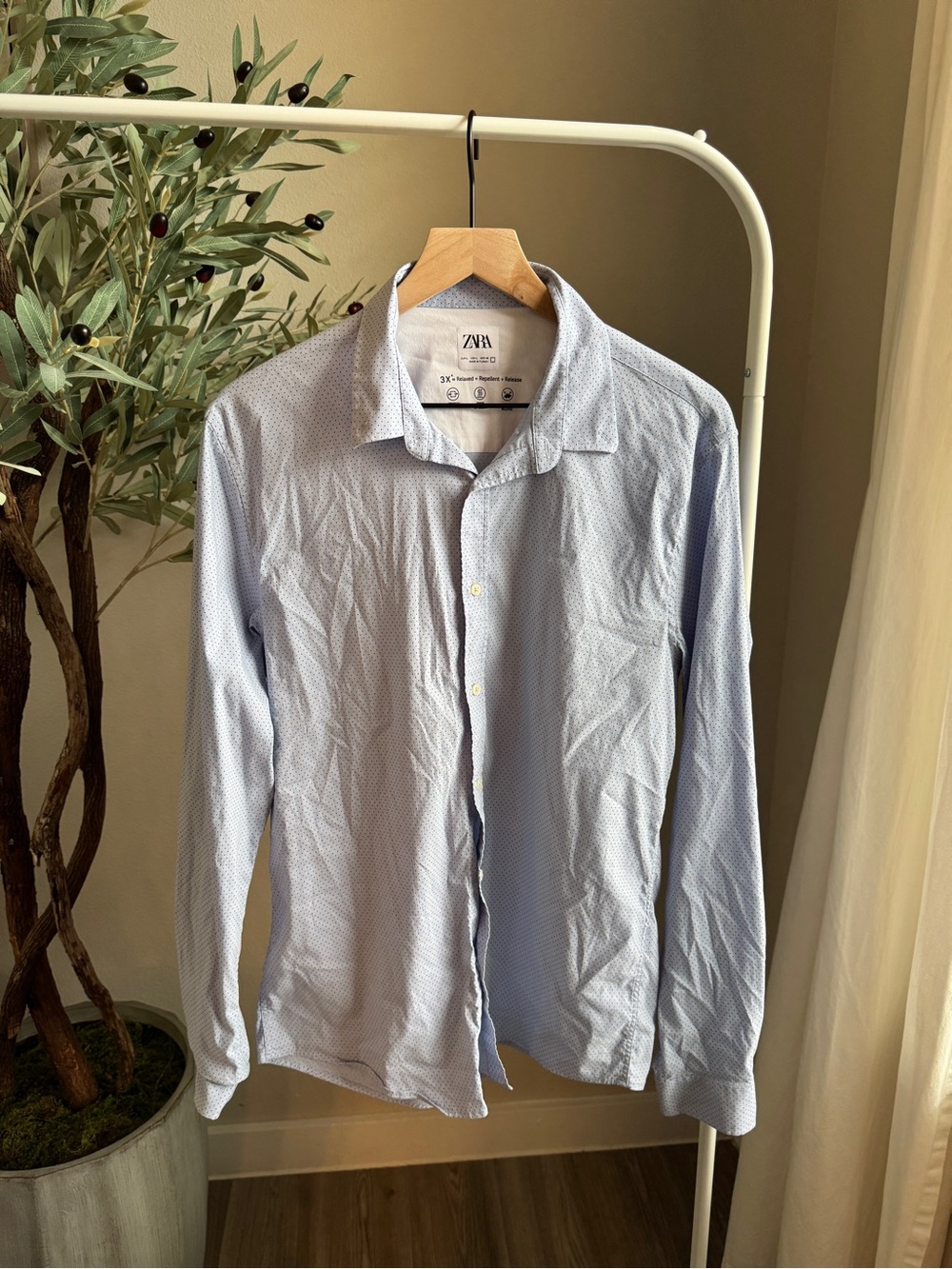 Zara Men’s Light Blue Button-Up Shirt size L